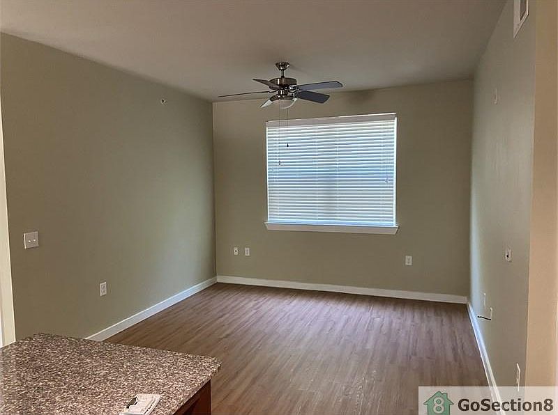 2nd image of 2800 Lyons Rd