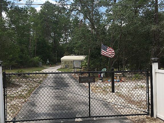 200 ft paved driveway 