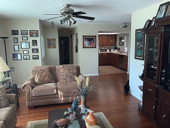 2nd image of 2908 Catherine Dr