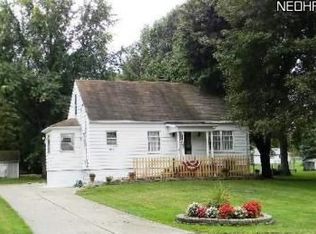 880 Center Rd, New Franklin, OH 44319