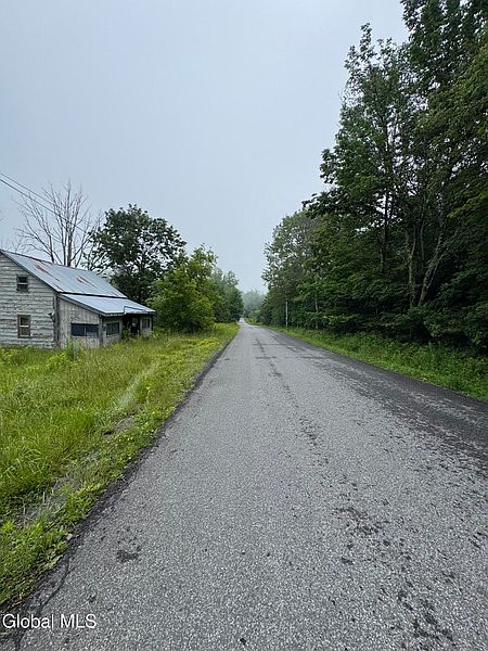 4th image of 707 S Mountain Road