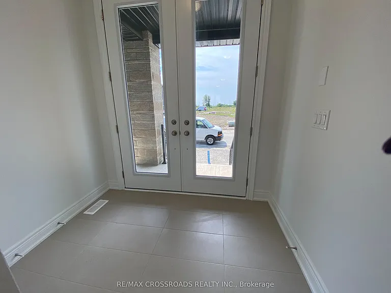 4 Kamper Ave — Photo 3