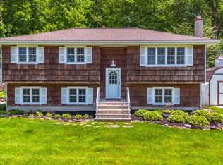 1 Hemlock Dr, Franklin, NJ 07416