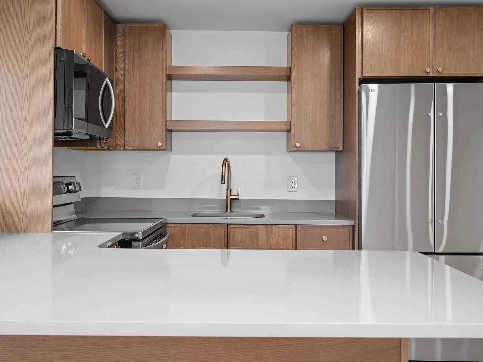 2 bed, 900 sqft, $3,500 — Photo 4