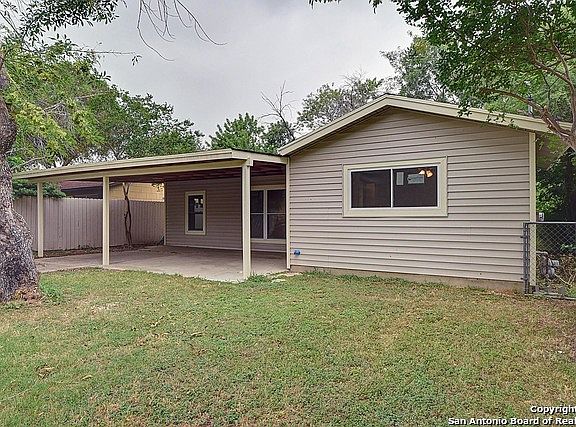3rd image of 1219 W Mally Blvd