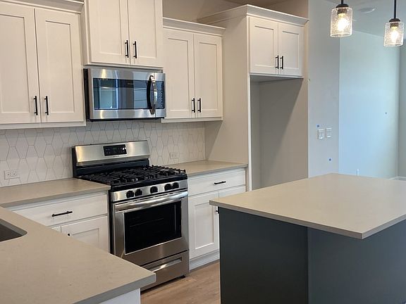 2nd image of 8041 SE Kinnaman St #941
