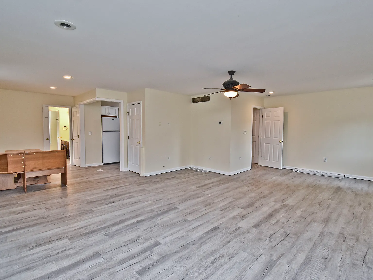 3 bed, 1830 sqft, $2,100 — Photo 2