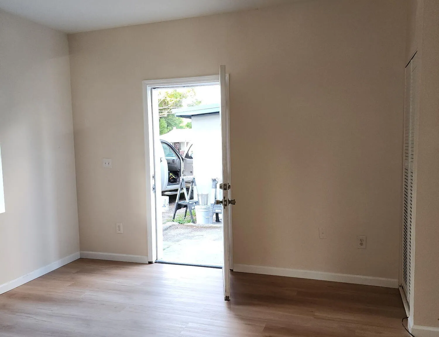2 bed, 700 sqft, $1,100 — Photo 3