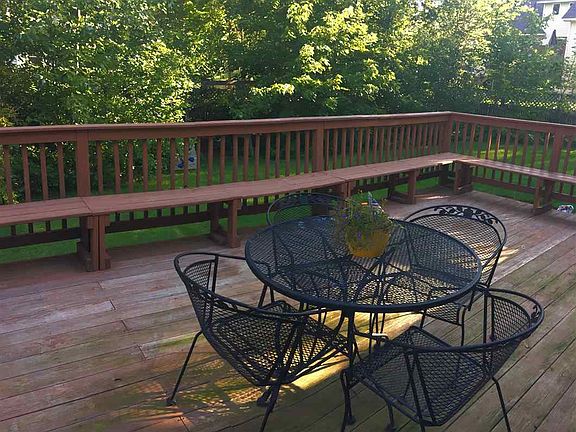 2nd image of 1902 Robindale Dr
