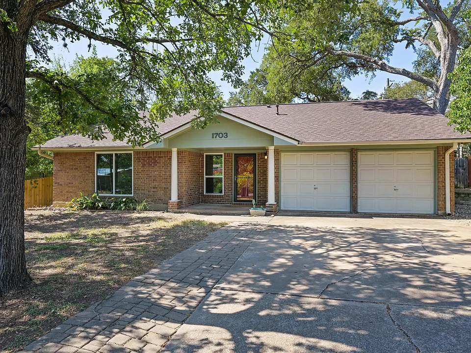 1703 Cannonwood Ln