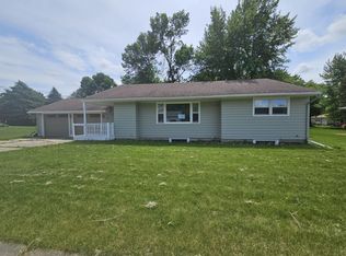 12 Minnesota Ave W, Minnesota Lake, MN 56068