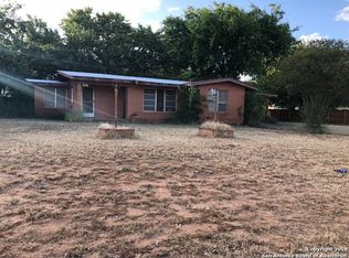 411 S Trevino St, Pearsall, TX 78061