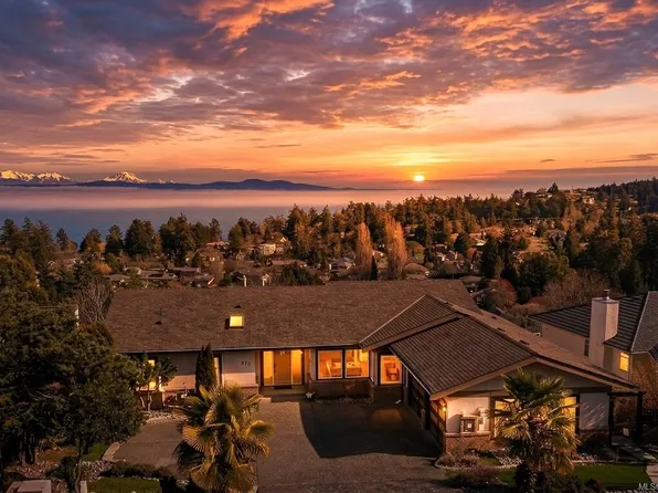972 Seapearl Pl, Saanich, BC V8Y 2X2