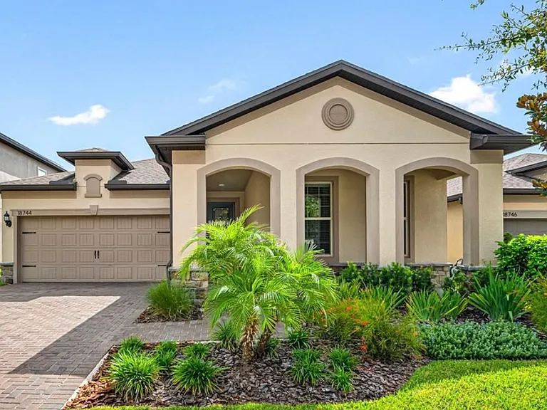 18744 Birchwood Groves Dr — Photo 1