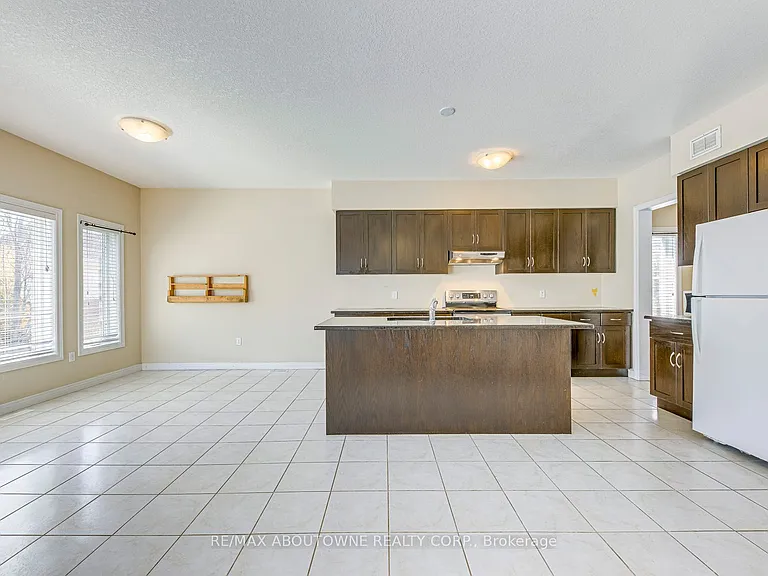 816 Roulston St — Photo 10