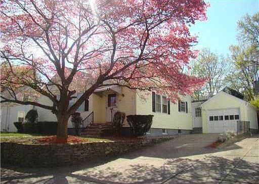 2nd image of 34 Royal Ave
