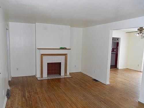3rd image of 21 Carole Ave