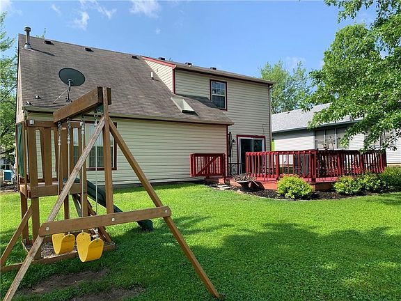 3rd image of 10136 Park Stream Dr