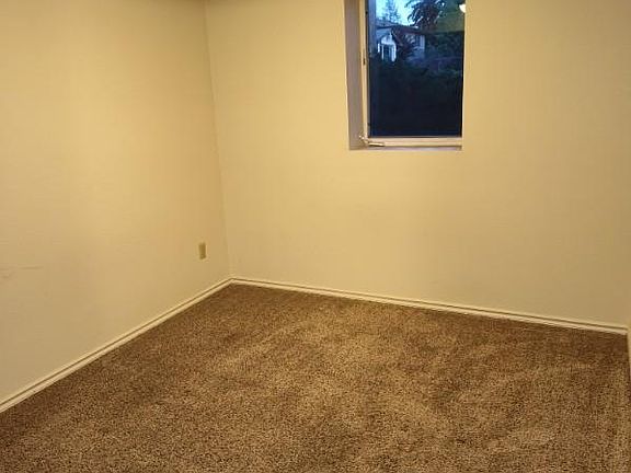 3rd image of 413 W Holland Ave