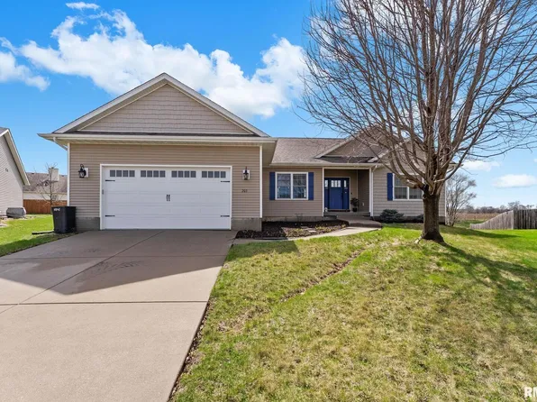 203 Stonebridge Pl, Colona, IL 61241