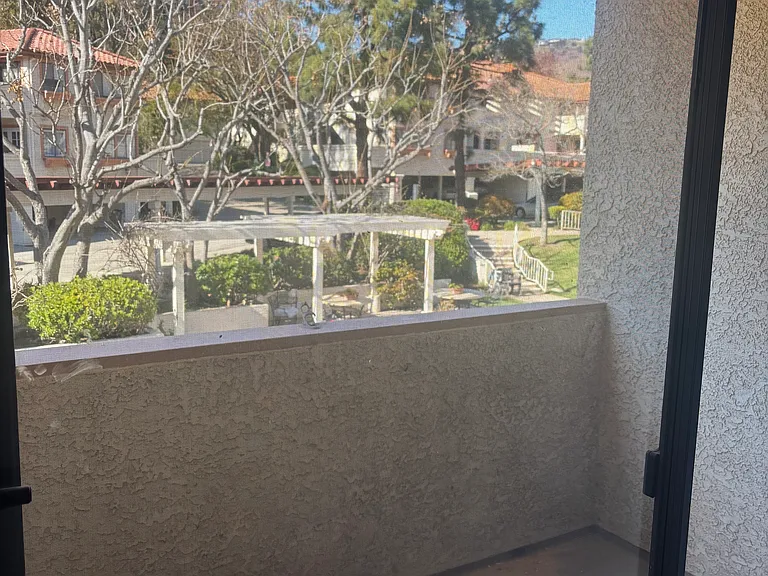 501 Palisades Dr #212 — Photo 9