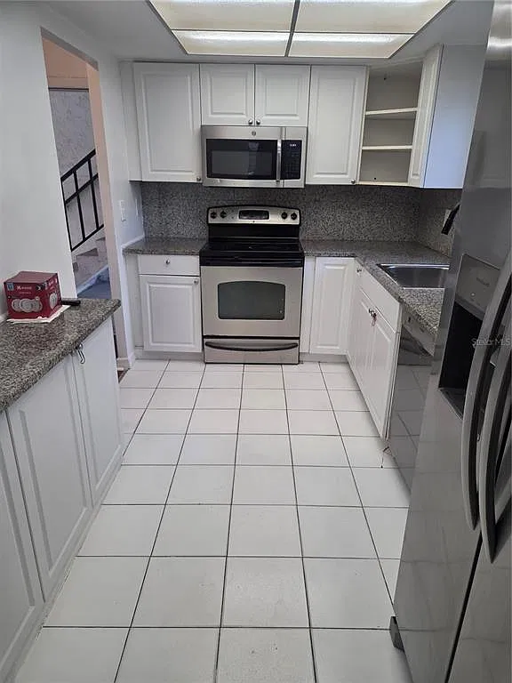 2 bed, 2.0 bath, 1165 sqft, $1,850 — Photo 2