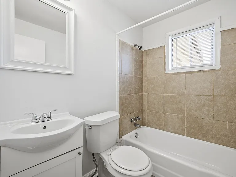 642 Dresden Dr — Photo 12