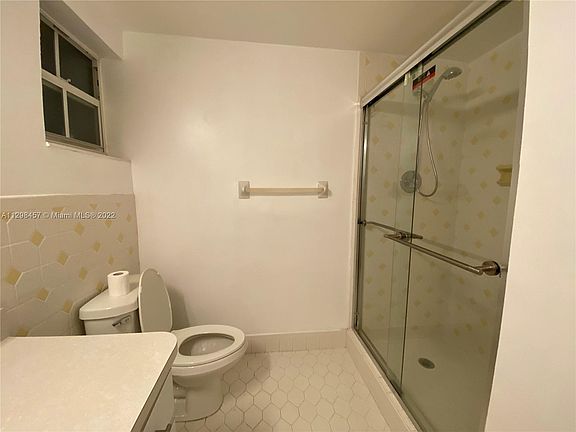 4th image of 300 Galen Dr APT 301