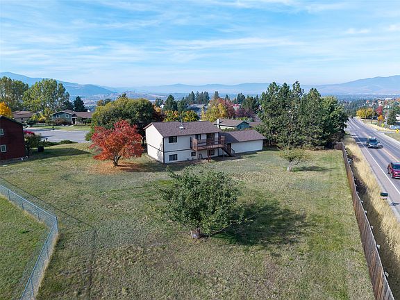 5th image of 2741 Meriwether St