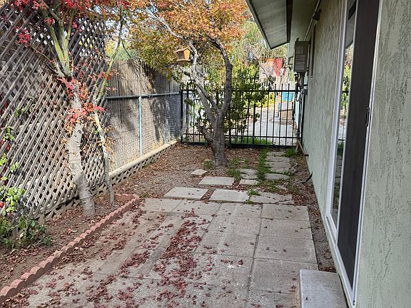 4th image of 34666 Cedar Ave #1
