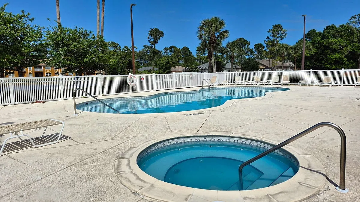 4600 East Moody Boulevard Unit 8M — Photo 2