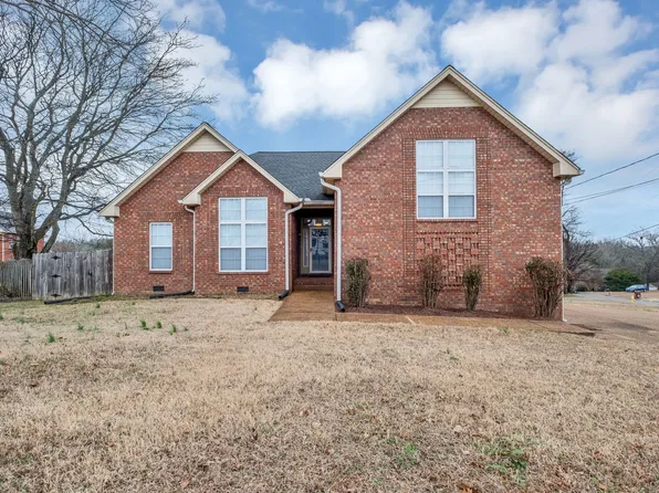 101 Knights Bridge Sta, Hendersonville, TN 37075