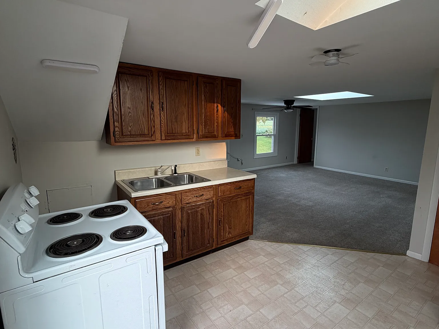 2 bed, 775 sqft, $1,200 — Photo 3