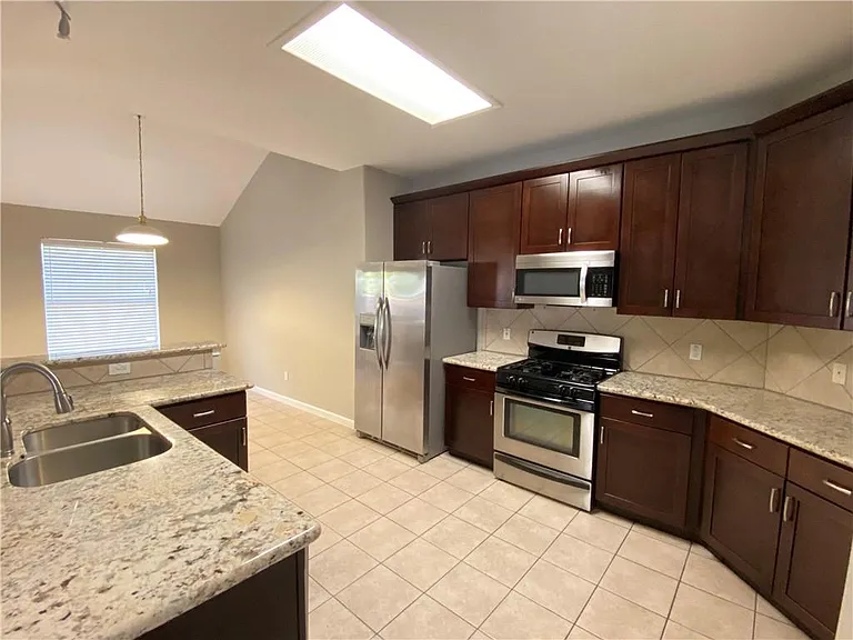 1413 Haley Gray Dr — Photo 19