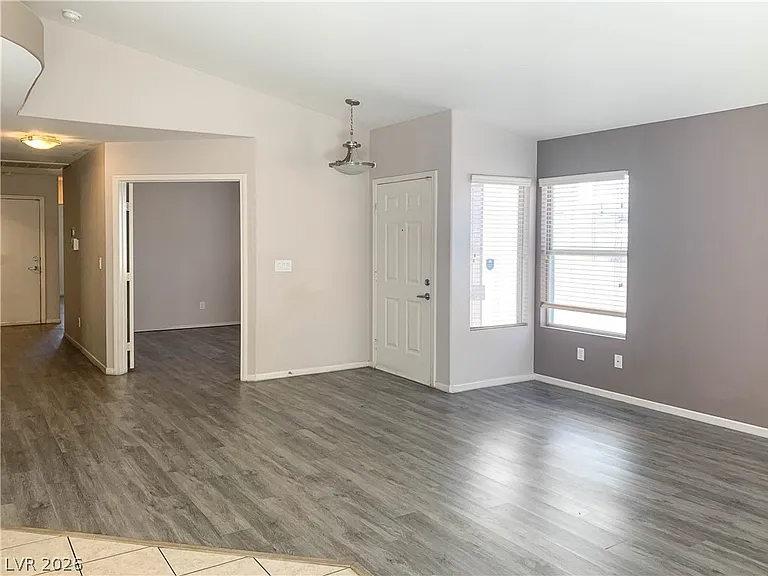 405 Europa Way — Photo 4