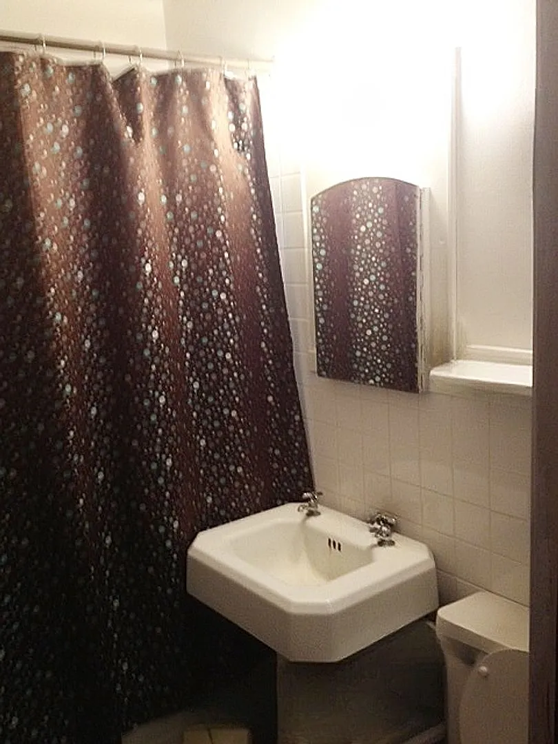 Charles Flats — Photo 4