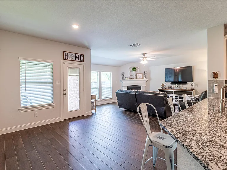 1533 Summit View Ln — Photo 15