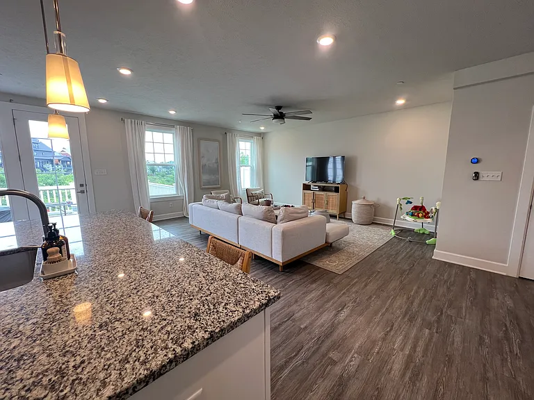 4303 Spruce Rd — Photo 9