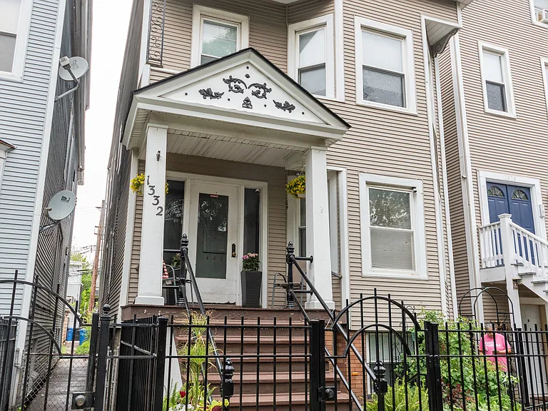 1332 W Barry Ave #GDN — Photo 18