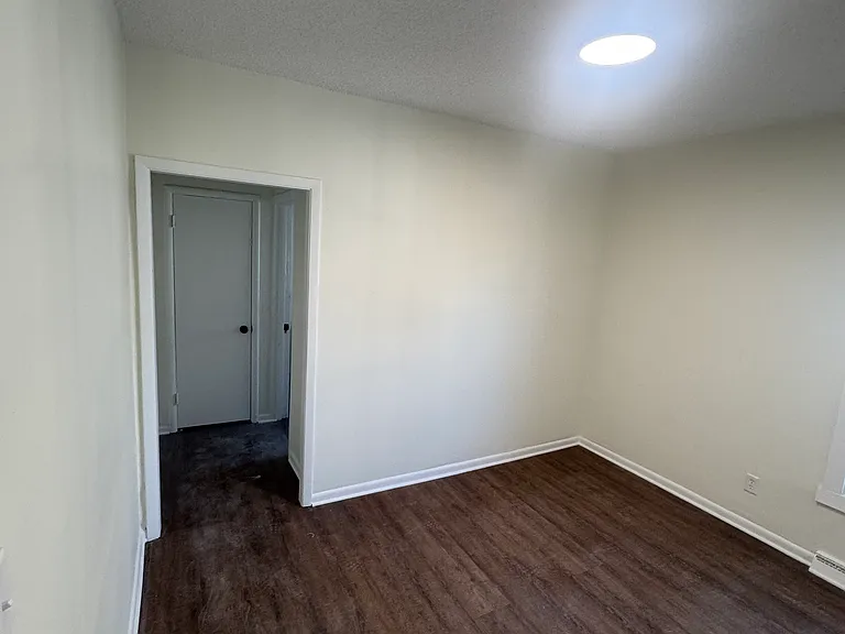 940 Becker St — Photo 10