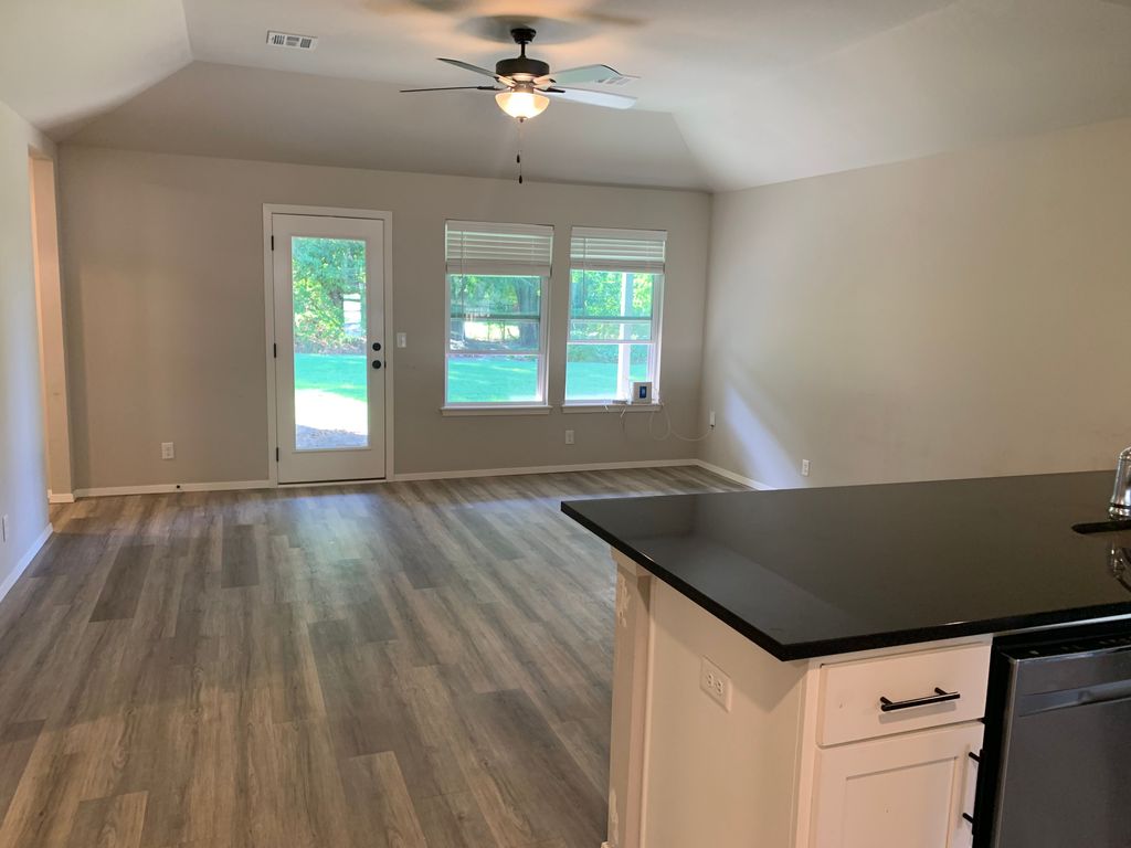 13832 S Quincy St - Property Image