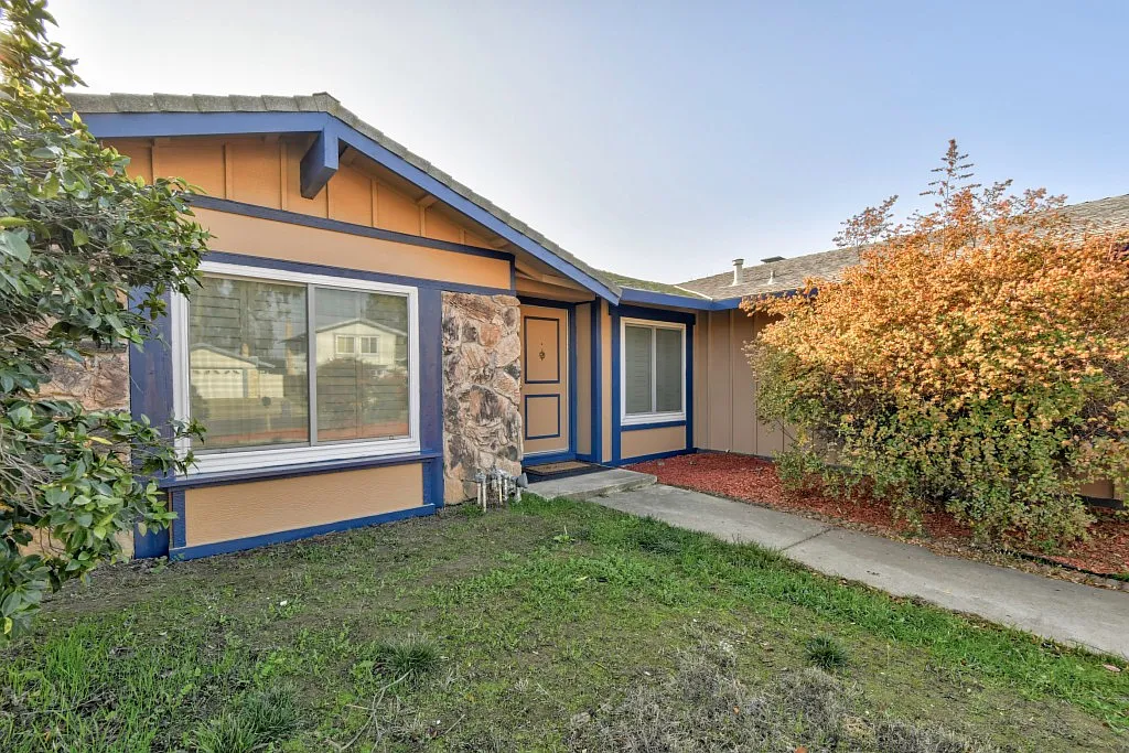 1176 Nadene Dr photo 1