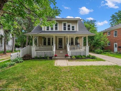 568 Saint Clair St, Grosse Pointe, MI, 48230
