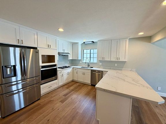 4th image of 23743 Clayton St