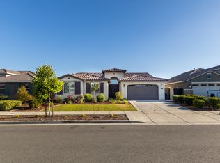 11607 Hollybrook Ln, Bakersfield, CA 93311