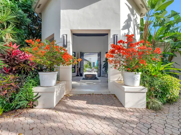 17070 Royal Cove Way, Boca Raton, FL 33496