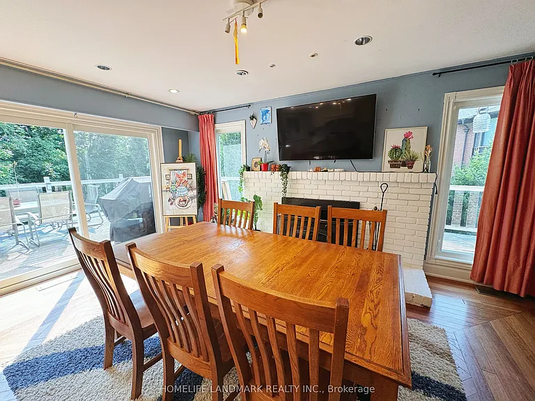 2415 Jarvis St #B4 — Photo 6