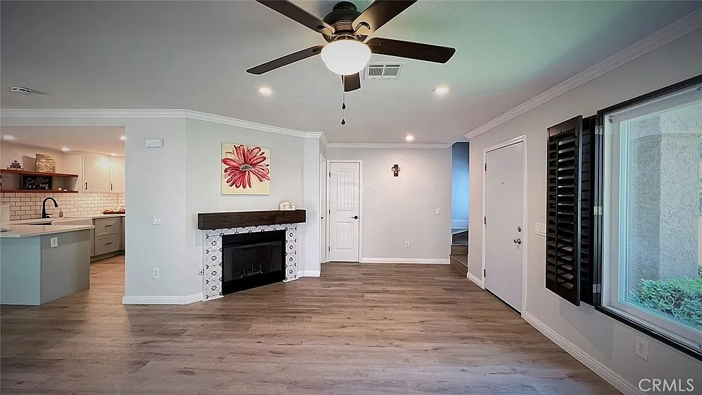3 bed, 2.5 bath, 1339 sqft, $3,100 — Photo 2