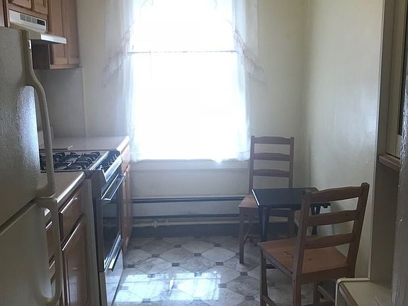 4th image of 2244 35th St