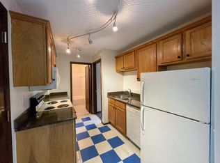 1503 8th St SE #204, Minneapolis, MN 55414